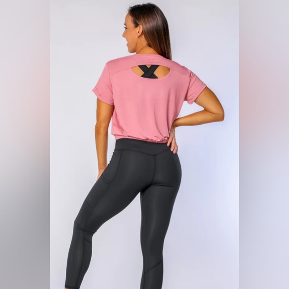 Royal Change Crop Tee with Back Keyhole Cutout Mauve Size SMALL - Picture 3 of 10